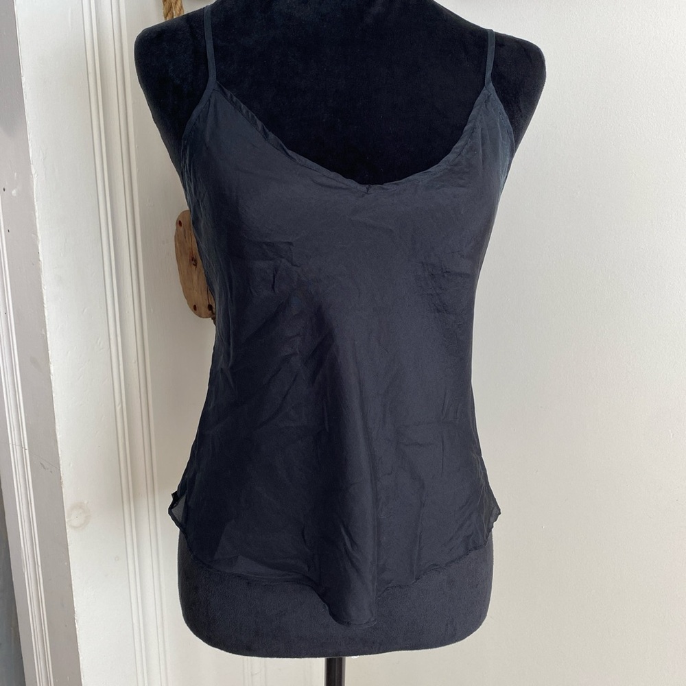 Classic women’s Y2K VTG black 100% silk cami size small